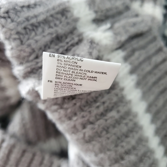 NEW Grey Mock Neck Pullover Sweater - Picture 4 of 4